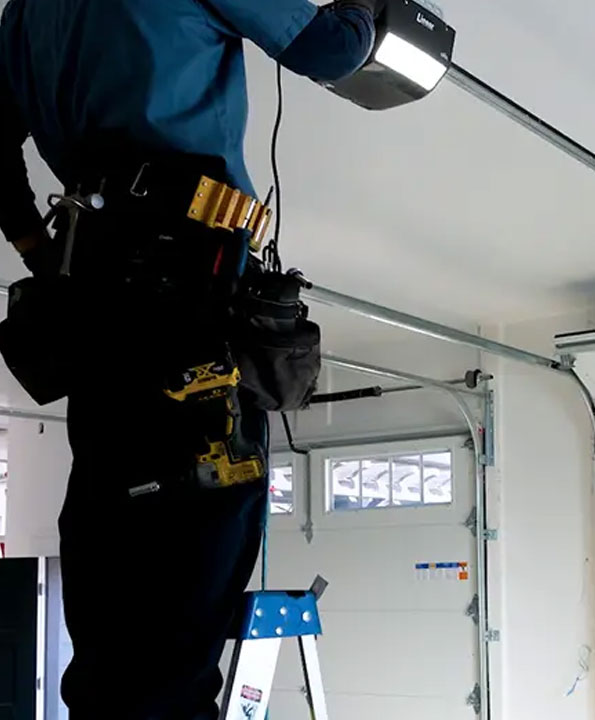 Professional garage door repair service in Naples, Florida