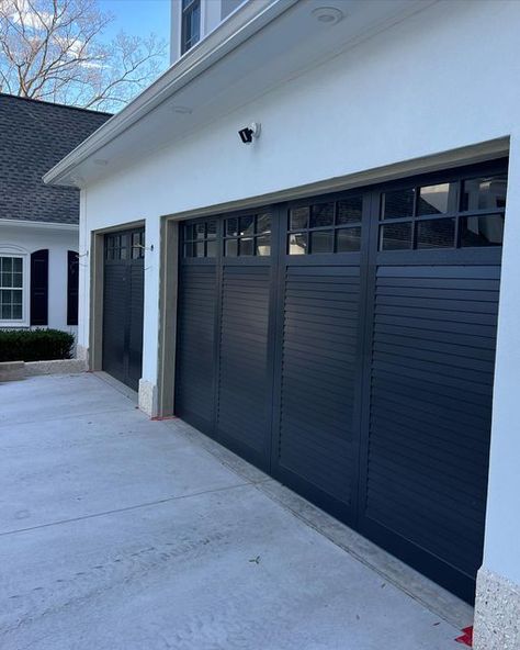 SOS Garage Door of Naples Professional Technician